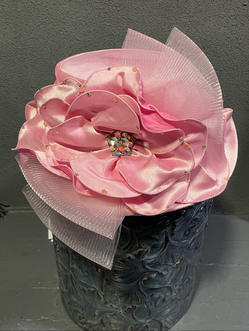 NEWWhittall & Shon Pink Floral Satin Fascinator Church Dress hat